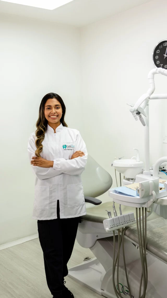 En ConfíaDent, siempre te recibimos con una sonrisa. 😊Sabemos lo importante que es sentirte cómodo y bien atendido en cada visita, por eso, nuestro equipo está listo para brindarte la mejor experiencia desde el momento que llegas.Tu salud dental es nuestra prioridad y estamos aquí para cuidar de tu sonrisa con la atención y dedicación que te mereces.  ¡Ven y descubre cómo podemos ayudarte a lucir una sonrisa saludable y radiante!¡Te esperamos con los brazos abiertos!#dentalcareworld #sonrisaperfecta #colombia #medellin #dentista #diseñodesonrisa #sonrisa #esteticadental #dentalexpert #odontologiamedellin #limpiezadental #blanqueamiento #dentaltips #odontologia